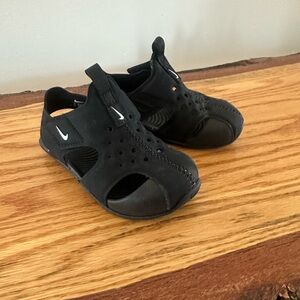Nike Kids Black Closed-Toe Splash Sandals with White Swoosh